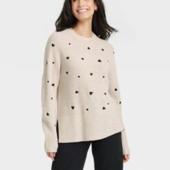 A New Day Women’s Crewneck Sweater Beige Black Heart Print Pullover - Picture 1 of 5